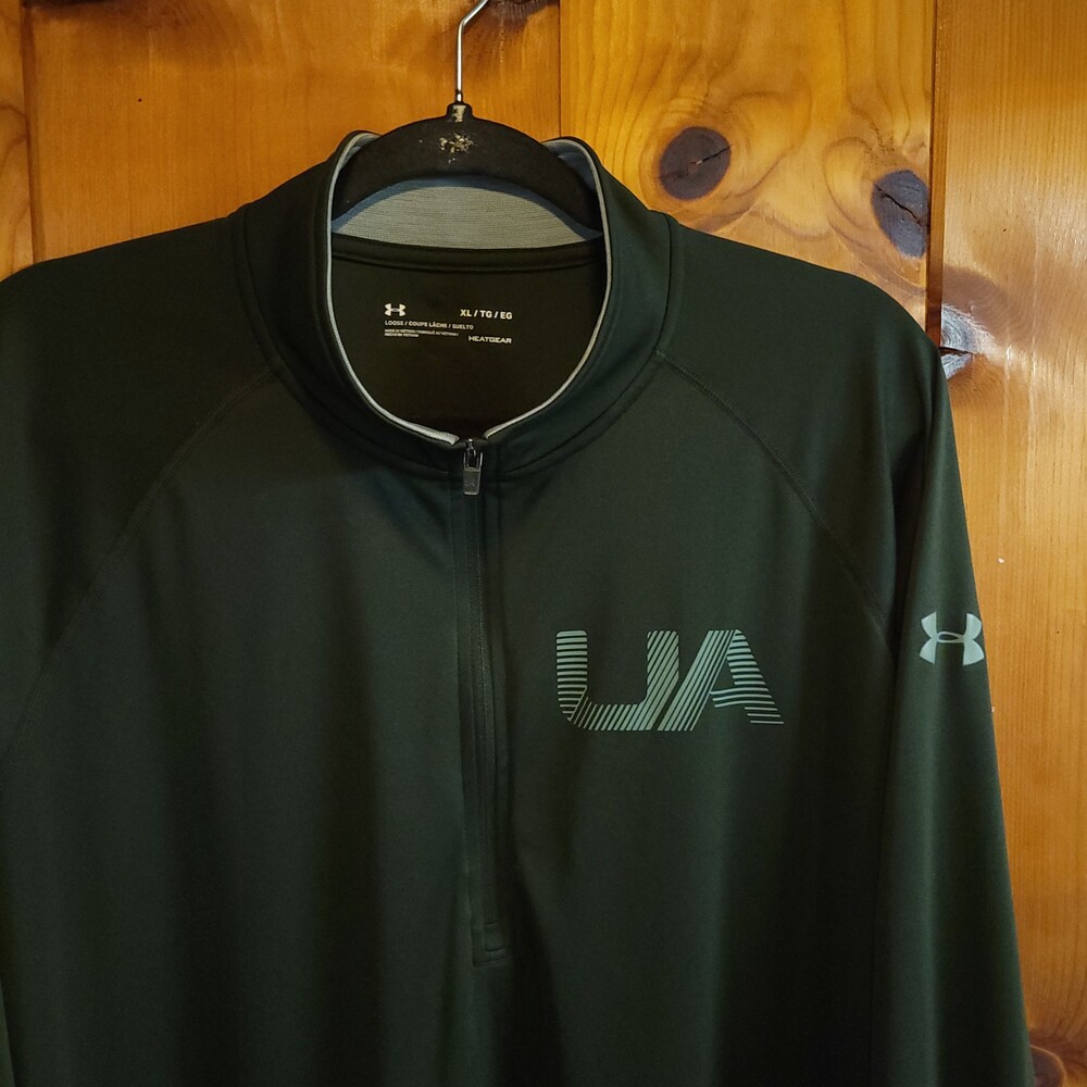 Under Armour HeatGear XL Long Sleeve Quarter Zip Pullover Dark Green
